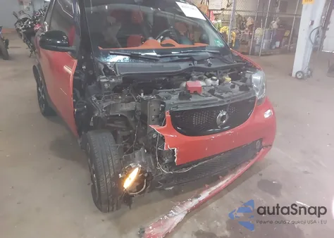 2016 Smart Fortwo Passion/Prime/Proxy/Pure z USA, uszkodzony, nr VIN WMEFJ5DA4GK045241